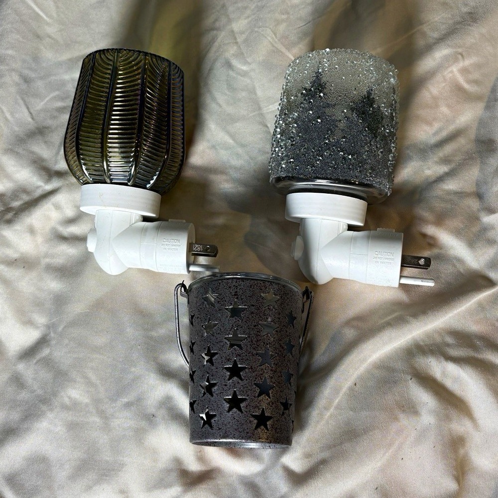 2 Scentsy Wall Plug-In Warmers plus Extra Cover